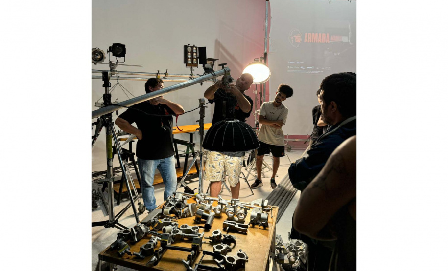 Curso gratuito de Elétrica Avançada para Cinema vai formar técnicos em oito cidades do Paraná