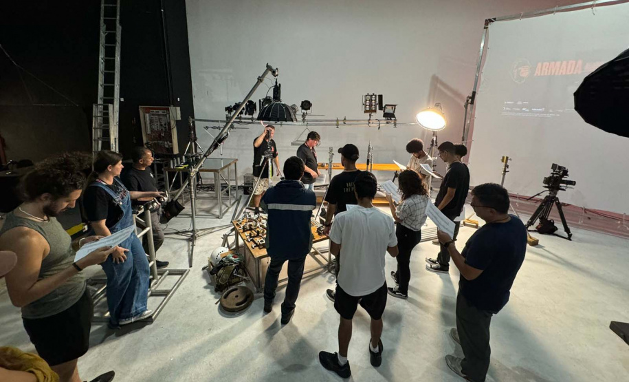 Curso gratuito de Elétrica Avançada para Cinema vai formar técnicos em oito cidades do Paraná