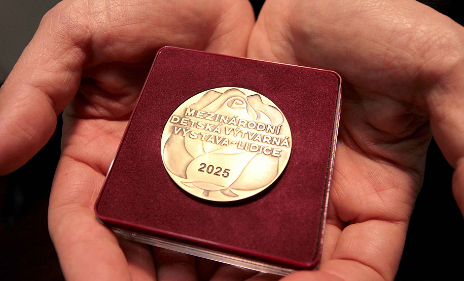 Alunos do CJAP recebem certificação internacional da República Tcheca