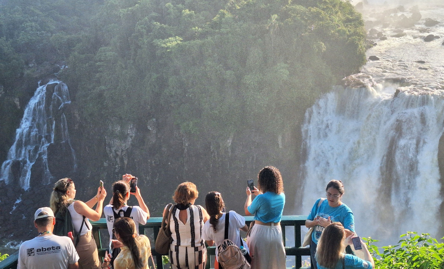 VIAJE PARANÁ - Experiências turísticas do Paraná são destaque em guia nacional durante a COP30
