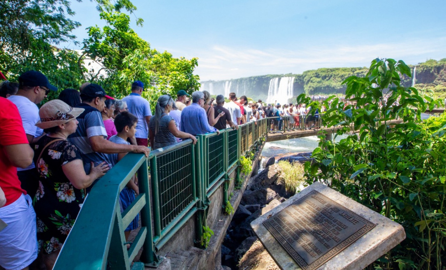 Setor turístico paranaense comemora “boom” de visitantes durante feriados de 2025