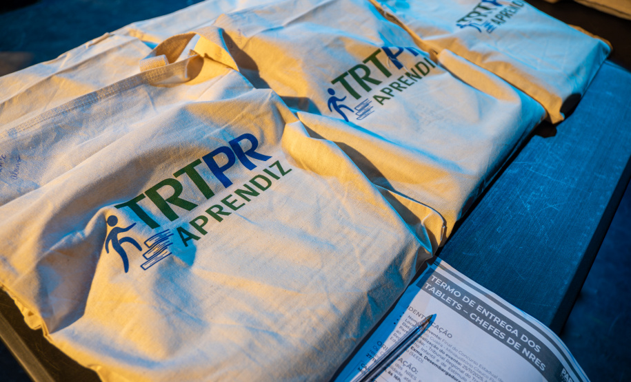 Seed-PR e TRT9 premiam finalistas do Concurso Estadual de Poesias S EED/TRT9/PCTIR de 2025