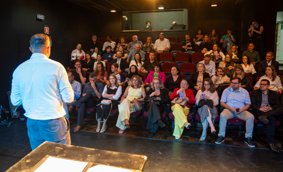 Seed-PR e TRT9 premiam finalistas do Concurso Estadual de Poesias S EED/TRT9/PCTIR de 2025