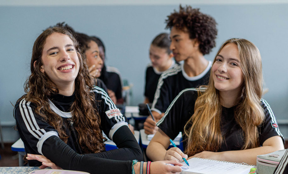 ENEM 2025: Mais de 195 mil estudantes do Paraná realizam a prova neste domingo