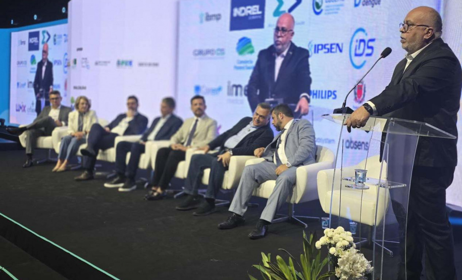 Inovação e gestão eficiente marcam o início do Congresso de Saúde em Foz do Iguaçu