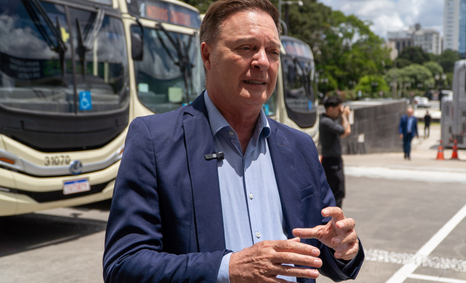 AMEP - ENTREGA DE ÔNIBUS