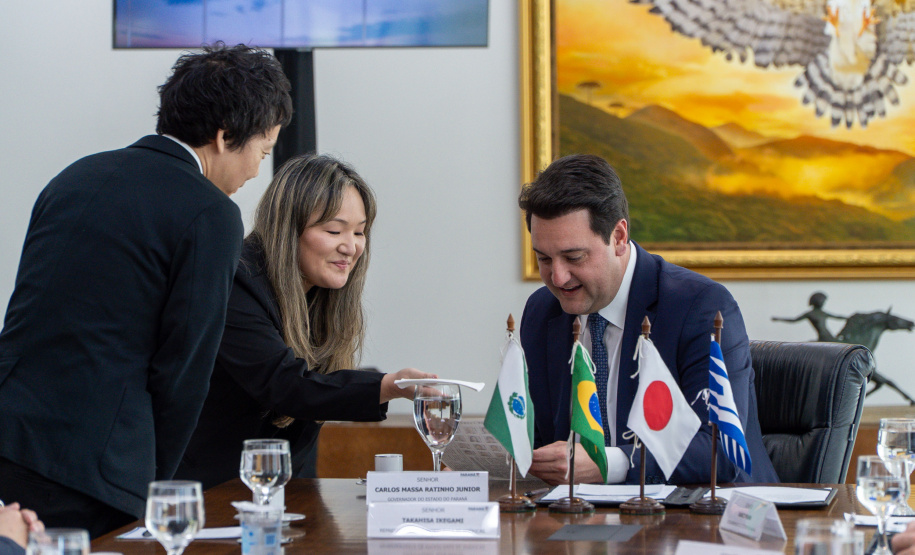 Governador Ratinho Junior recebe honraria de província japonesa