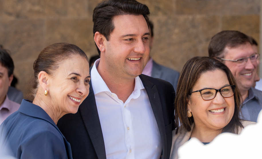 AMEP - ENTREGA DE ÔNIBUS