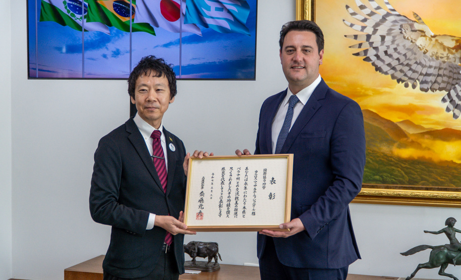 Governador Ratinho Junior recebe honraria de província japonesa