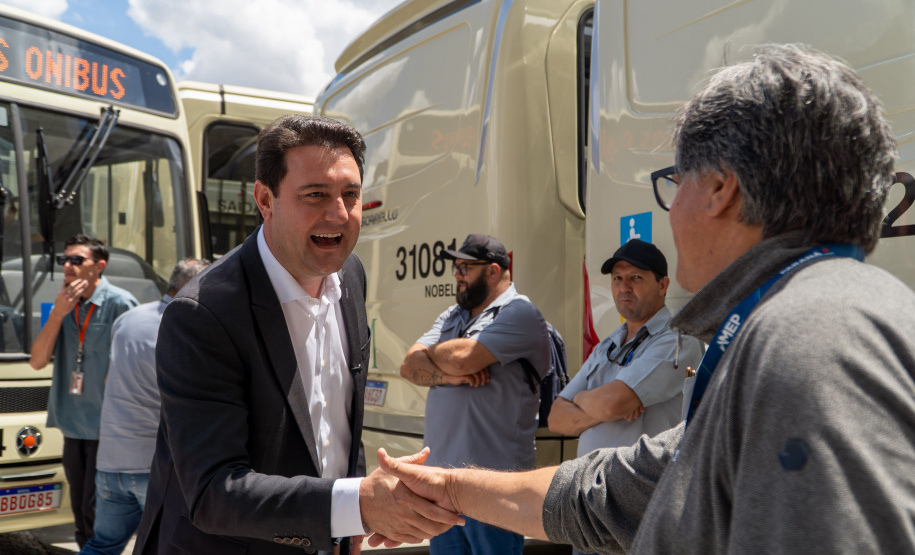 AMEP - ENTREGA DE ÔNIBUS