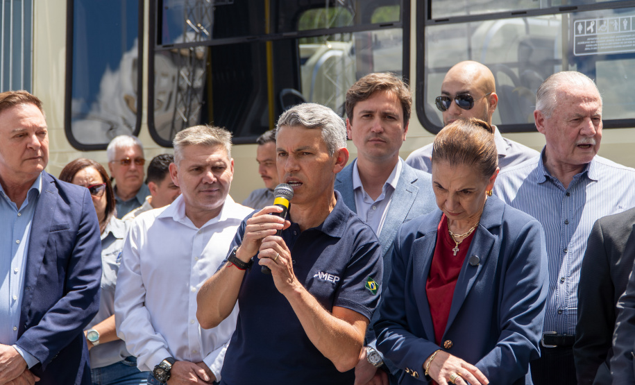 AMEP - ENTREGA DE ÔNIBUS