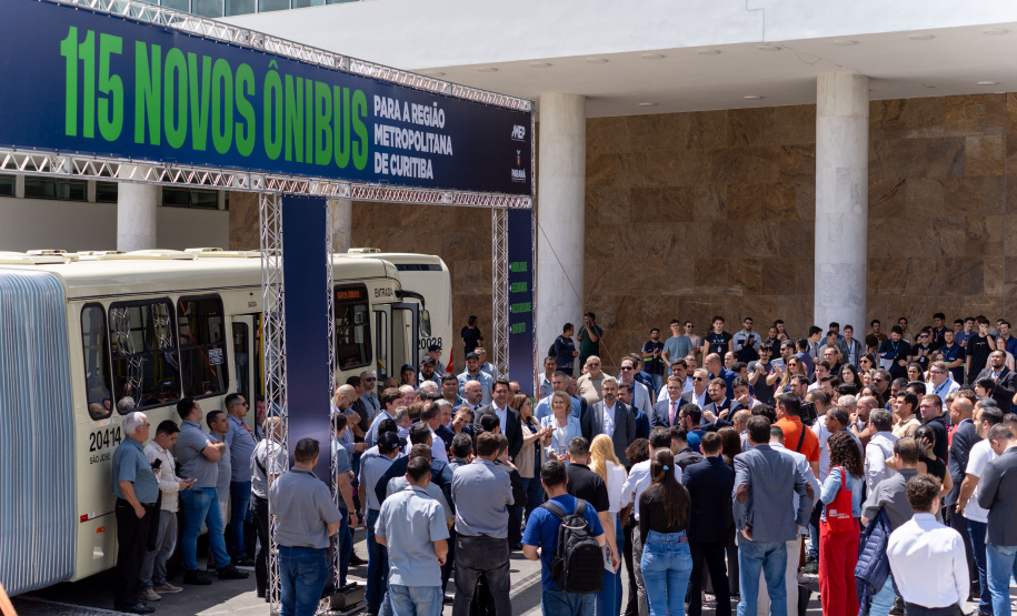 AMEP - ENTREGA DE ÔNIBUS