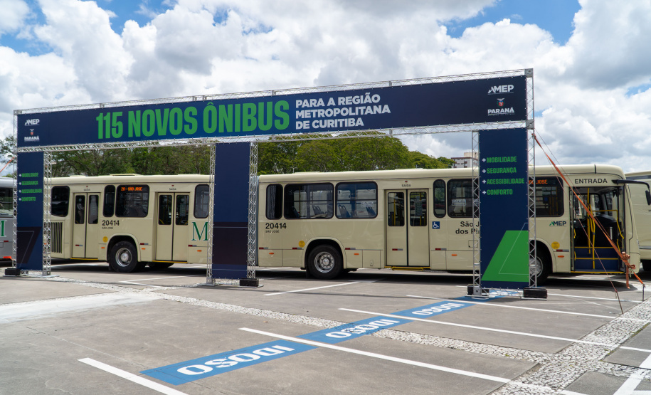 AMEP - ENTREGA DE ÔNIBUS