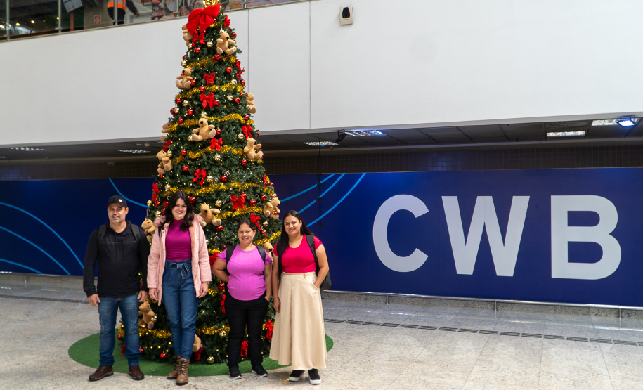 Embarque de produtoras de seda para a França