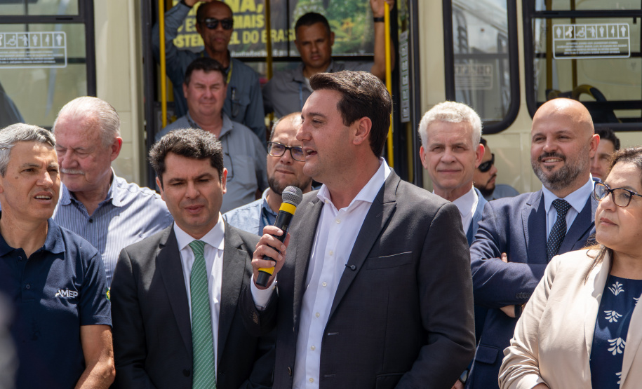 AMEP - ENTREGA DE ÔNIBUS