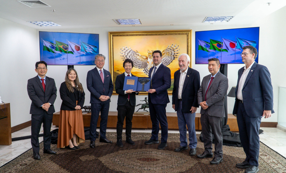 Governador Ratinho Junior recebe honraria de província japonesa