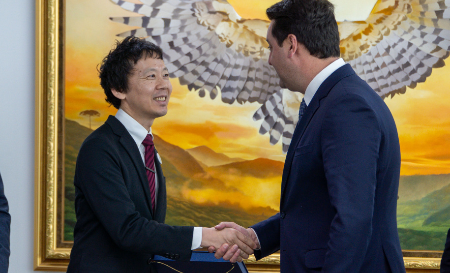Governador Ratinho Junior recebe honraria de província japonesa