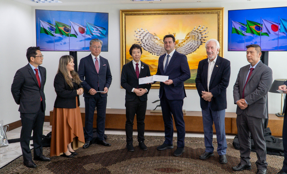 Governador Ratinho Junior recebe honraria de província japonesa
