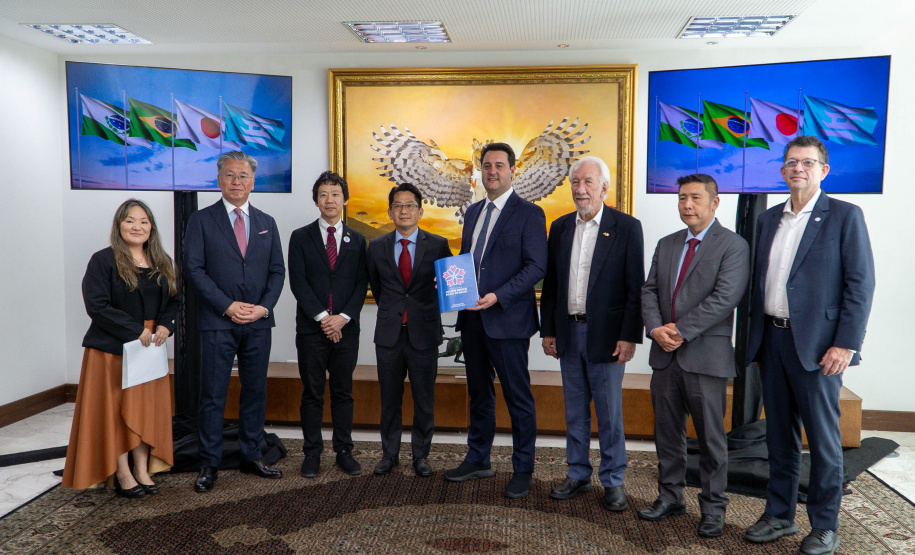 Governador Ratinho Junior recebe honraria de província japonesa