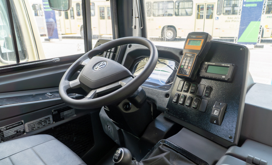 AMEP - ENTREGA DE ÔNIBUS