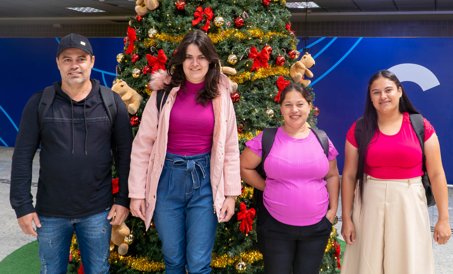 Embarque de produtoras de seda para a França