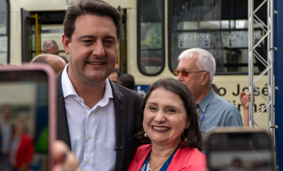 AMEP - ENTREGA DE ÔNIBUS