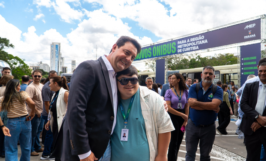 AMEP - ENTREGA DE ÔNIBUS