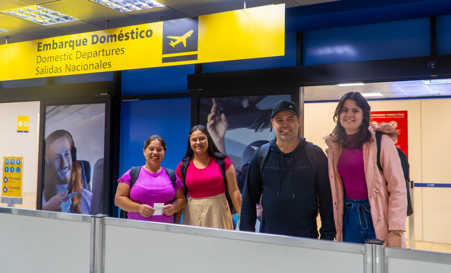 Embarque de produtoras de seda para a França