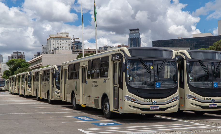 AMEP - ENTREGA DE ÔNIBUS