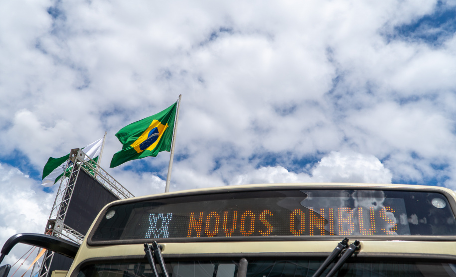 AMEP - ENTREGA DE ÔNIBUS