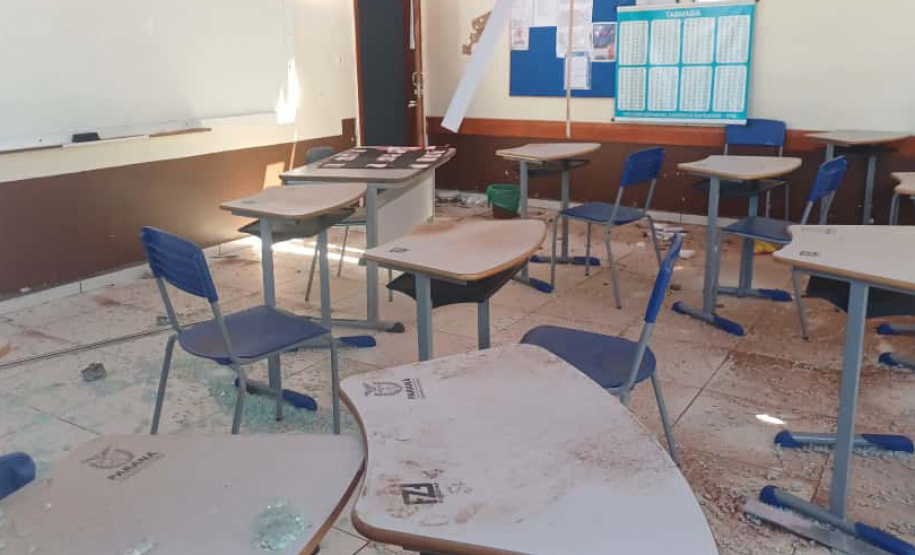 Tornado causa danos graves em duas escolas estaduais de Rio Bonito do Iguaçu