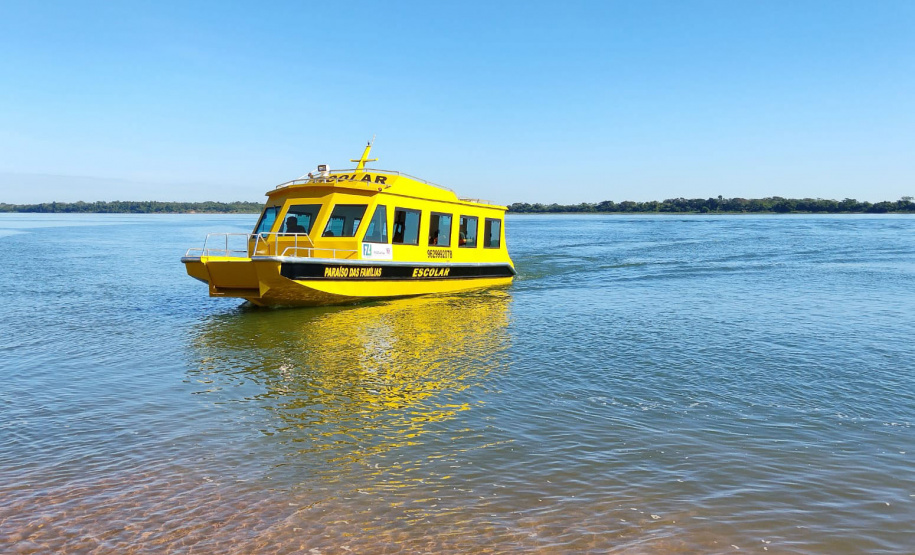 De barco para a escola: transporte aquaviário leva alunos de comunidades ribeirinhas e litorâneas às aulas