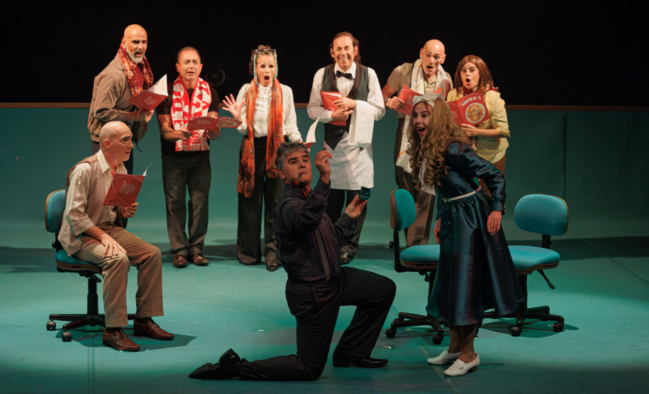 GUAÍRA - G2 Cia. de Dança emociona o público na última apresentação do ano de “Gregor – uma odisseia patética