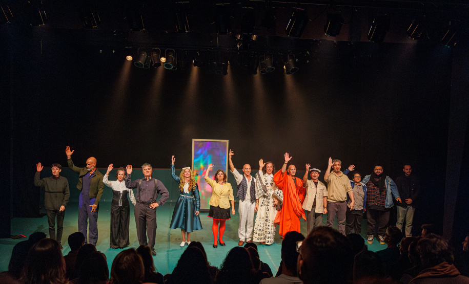 GUAÍRA - G2 Cia. de Dança emociona o público na última apresentação do ano de “Gregor – uma odisseia patética