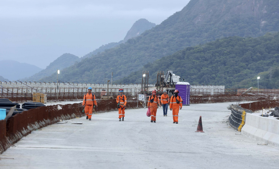 Ritmo acelerado: Ponte de Guaratuba chega a 80% de execução