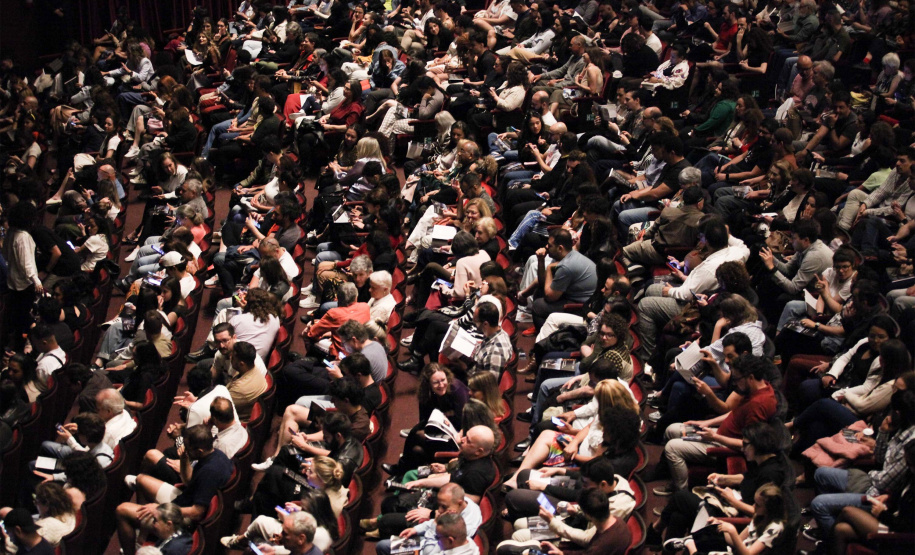 Indicada ao APCA, “Contraponto” reúne mais de 4 mil espectadores no Guairão