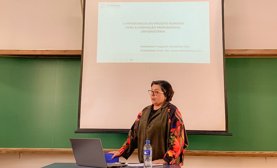 UEPG - Aluna de 66 anos aprovada no TCC viraliza nas redes e dá exemplo de perseverança