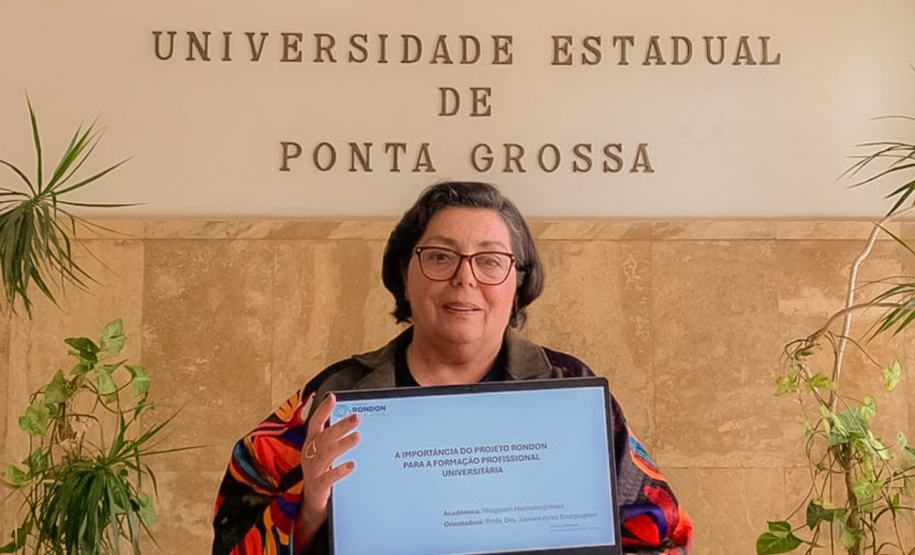 UEPG - Aluna de 66 anos aprovada no TCC viraliza nas redes e dá exemplo de perseverança