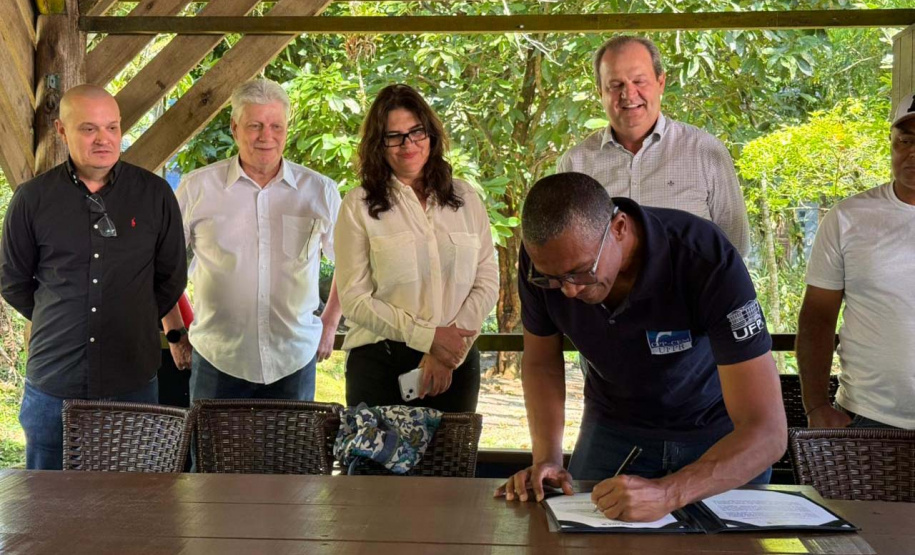 Paraná investe R$ 3 milhões em laboratório de sementes de ostra  cultivada no Litoral