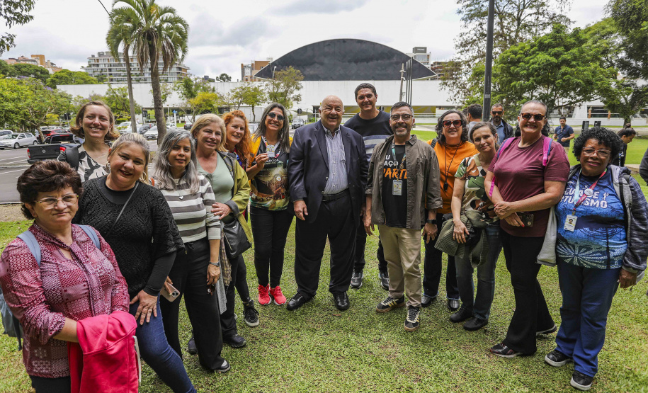 MON recebe três casas de abelhas nativas do Projeto Poliniza Paraná