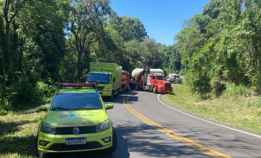 gás tombado na PR-182, para ilustrar aviso sobre segundo dia de trabalhos.