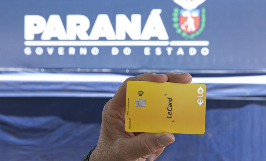 Estado entrega primeiros cartões de até R$ 50 mil para reconstrução de casas em Rio Bonito do Iguaçu