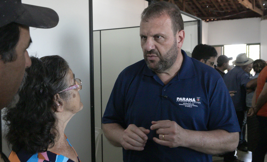 Estado entrega primeiros cartões de até R$ 50 mil para reconstrução de casas em Rio Bonito do Iguaçu