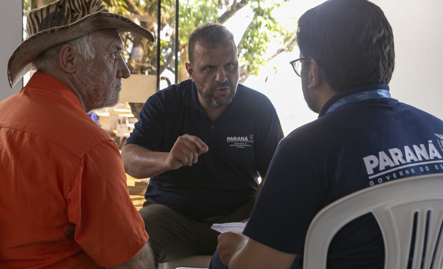 Estado entrega primeiros cartões de até R$ 50 mil para reconstrução de casas em Rio Bonito do Iguaçu