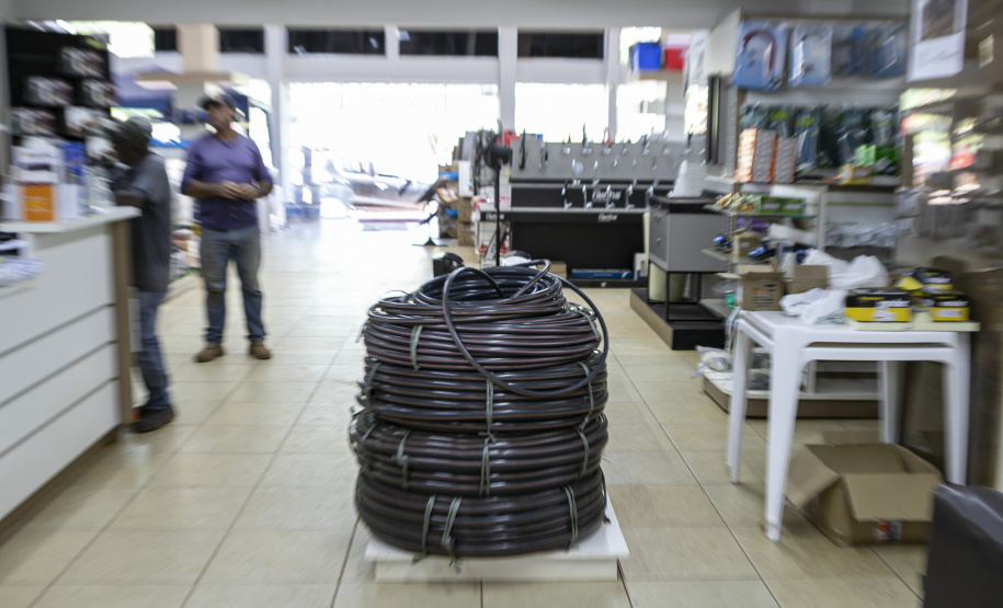 Estado entrega primeiros cartões de até R$ 50 mil para reconstrução de casas em Rio Bonito do Iguaçu