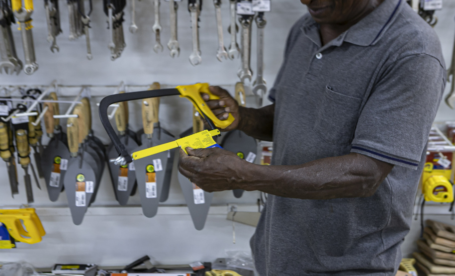 Estado entrega primeiros cartões de até R$ 50 mil para reconstrução de casas em Rio Bonito do Iguaçu