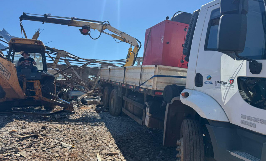 Caminhões cedidos pelo Instituto Água e Terra (IAT) já estão atuando na reconstrução de Rio Bonito do Iguaçu