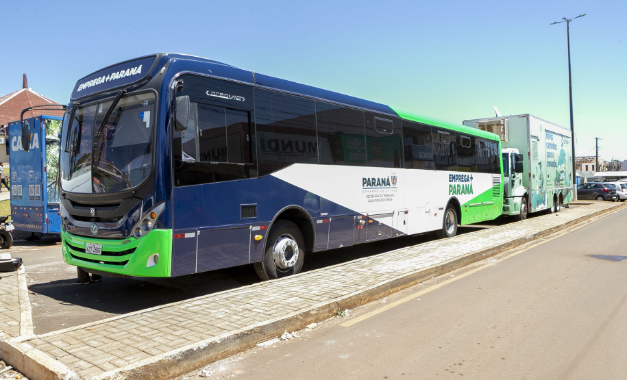 Ônibus Emprega Mais e Detran