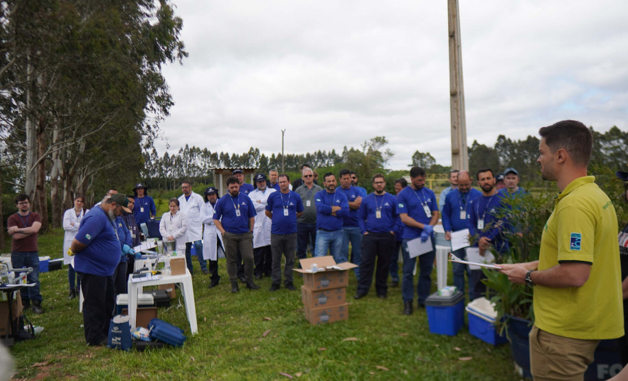 Sanepar avalia equipe técnica de todo Paraná para certificar a eficiência nas análises do esgoto tratado lançado nos rios