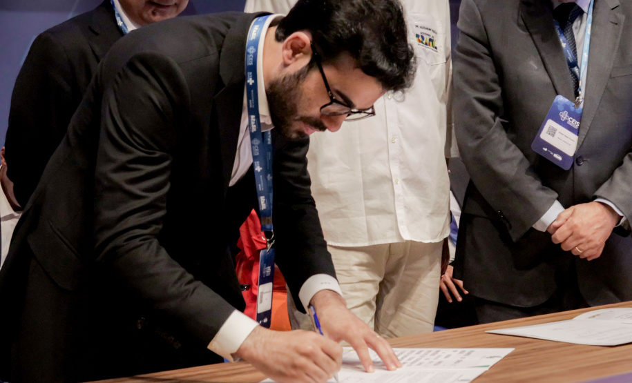 Tecpar firma parceria com o Ministério da Saúde para fornecer vacinas para o SUS